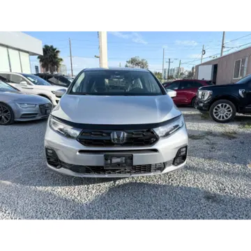 Honda Odyssey Touring usado (2025) color Plateado precio $890,000