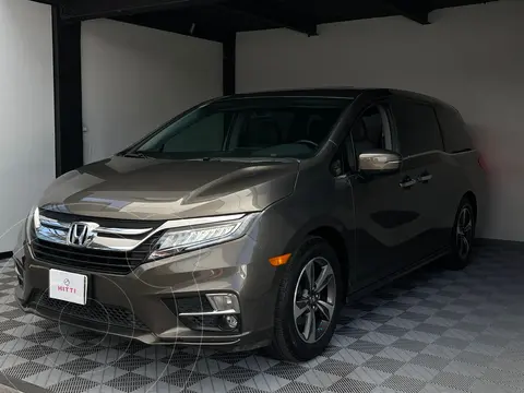Honda Odyssey Touring usado (2019) color Cafe precio $495,000