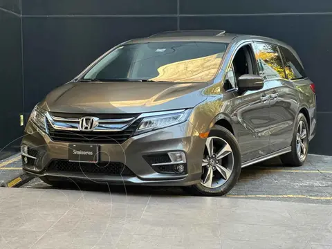 Honda Odyssey Touring usado (2018) color Caf precio $560,000