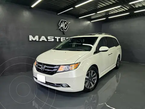 Honda Odyssey Touring usado (2014) color Blanco Marfil precio $249,000