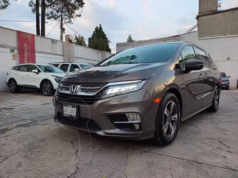 Honda Odyssey Touring usado (2020) color Cafe precio $630,000