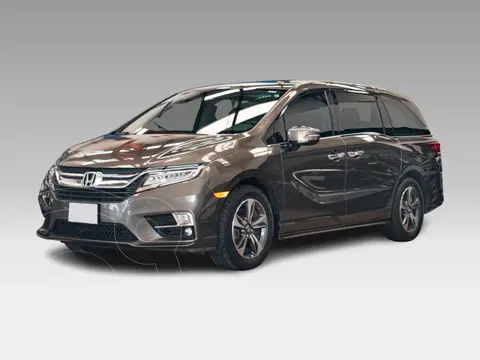 Honda Odyssey Touring usado (2020) color Cafe precio $840,000