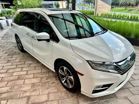 Honda Odyssey Touring usado (2019) color Blanco Diamante financiado en mensualidades(enganche $120,528 mensualidades desde $12,795)