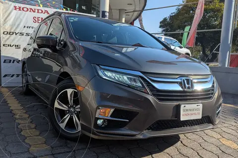 Honda Odyssey Touring usado (2018) color Cafe precio $618,000