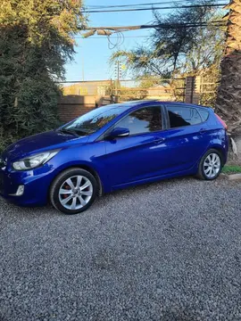 Hyundai Accent HB 1.6 GLS Full 5P usado (2013) color Azul precio $8.000.000