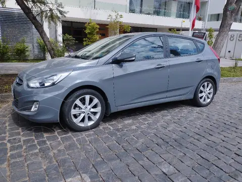 Hyundai Accent HB 1.4 GL Full usado (2019) color Gris precio $9.800.000