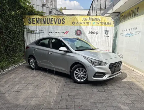 Hyundai Accent Sedan GL Mid Aut usado (2018) color plateado precio $189,000