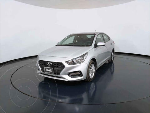 foto Hyundai Accent Sedán GL Mid usado (2020) color Plata precio $255,999