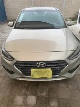 Hyundai Accent Sedan GL Mid usado (2019) color Champagne precio $180,000