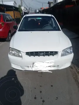 Hyundai Accent 1.5 GLS usado (2001) color Blanco precio $1.800.000