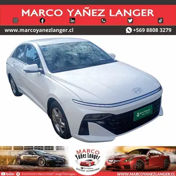 Hyundai Accent 1.5L Design usado (2024) color Blanco precio $12.990.000