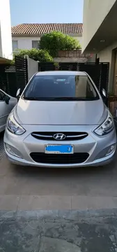 Hyundai Accent 1.4 GL Ac usado (2016) color Plata precio $8.275.000