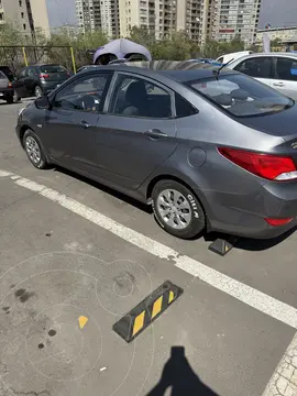 Hyundai Accent 1.4 GL Ac usado (2016) color Gris precio $9.000.000