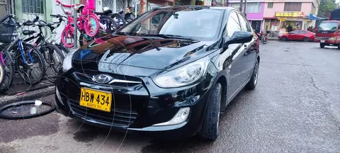 Hyundai Accent Vision 1.6 GLS Aut usado (2013) color Negro precio $38.000.000