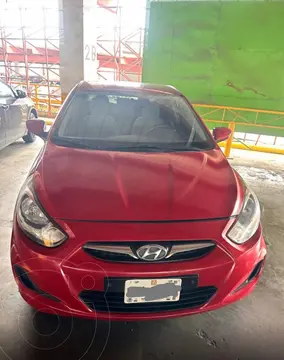 Hyundai Accent GL usado (2012) color Rojo precio $129,000