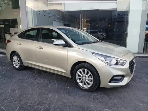 Hyundai Accent HB GL Mid Aut usado (2019) color Dorado financiado en mensualidades(enganche $79,420 mensualidades desde $3,342)
