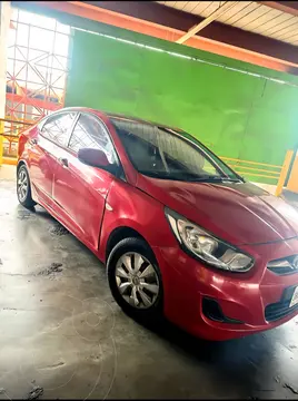 Hyundai Accent GL usado (2012) color Rojo precio $100,000
