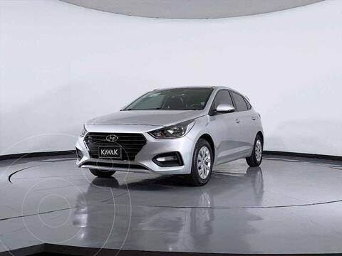 Hyundai Accent HB GL usado (2020) color Plata precio $264,999