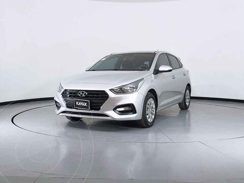 Hyundai Accent HB GL usado (2019) color Plata precio $259,999