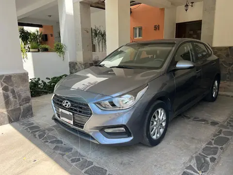 Hyundai Accent HB GL Mid Aut usado (2018) color Gris precio $205,700