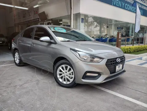 Hyundai Accent MID usado (2022) color Gris precio $235,000