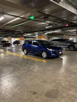 Hyundai Accent GL Aut usado (2022) color Azul precio $220,000