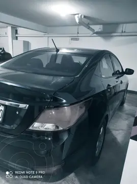 Hyundai Accent GL Aut usado (2015) color Negro precio u$s11,500