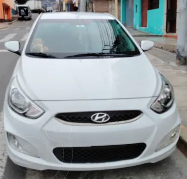 Hyundai Accent 1.4L GL Basico usado (2019) color Blanco precio u$s11,600