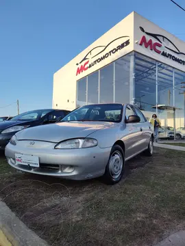 Hyundai Elantra 1.8 GL usado (1997) color Gris precio $1.800.000