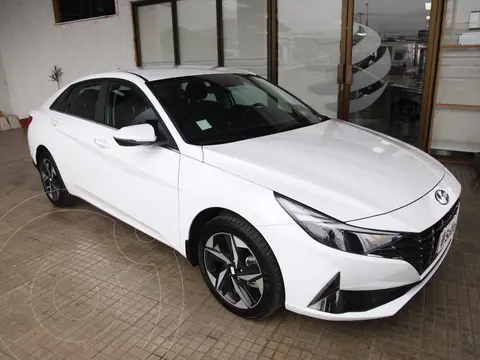 Hyundai Elantra 2.0L Premium Aut usado (2023) color Blanco precio $16.490.000