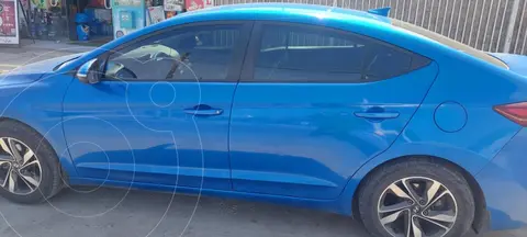 Hyundai Elantra 1.6 GLS usado (2017) color Azul precio $8.000.000