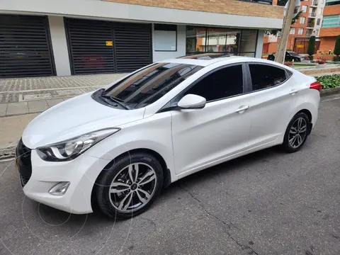 Hyundai Elantra GLS. 1800 cc usado (2013) color Blanco precio $47.000.000