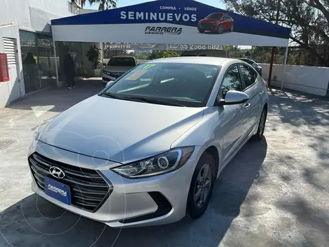 foto Hyundai Elantra GLS usado (2017) precio $245,000