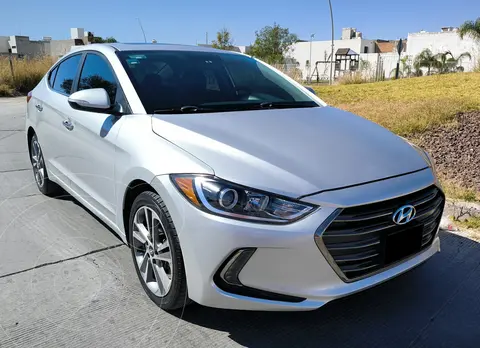 Hyundai Elantra Limited Tech Navi Aut usado (2018) color Plata precio $268,000