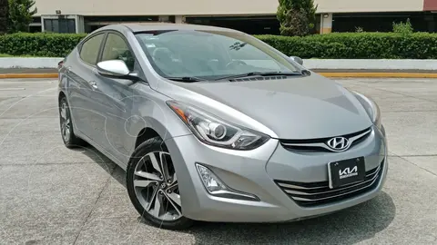 Hyundai Elantra Limited Tech Aut usado (2015) color Gris precio $189,800