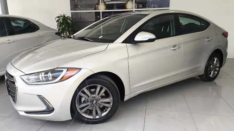 Hyundai Elantra GLS Premium Aut usado (2018) color Beige precio $250,000