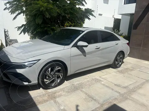 Hyundai Elantra Limited Tech IVT usado (2024) color Gris precio $465,000