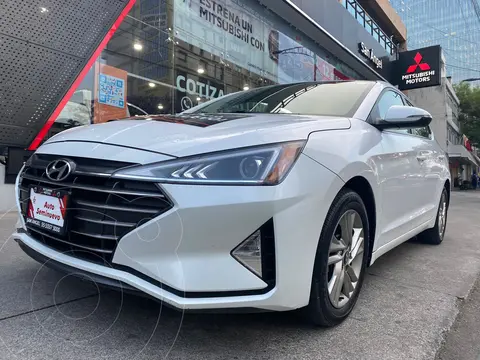 Hyundai Elantra GLS Premium Aut usado (2019) color Blanco financiado en mensualidades(enganche $67,000 mensualidades desde $3,300)