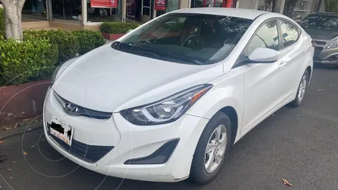 Hyundai Elantra GLS Aut usado (2015) color Blanco precio $145,000