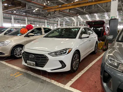 Hyundai Elantra Limited Tech Navi Aut usado (2018) color Blanco financiado en mensualidades(enganche $60,000 mensualidades desde $5,000)