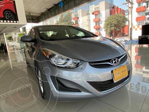 foto Hyundai Elantra GLS usado (2016) color Plata Dorado precio $195,000