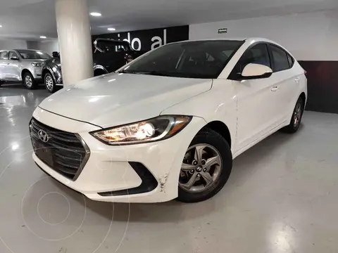 Hyundai Elantra GLS usado (2017) color Blanco precio $192,900