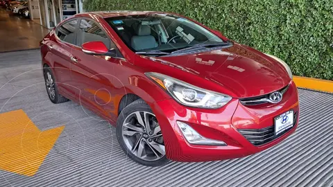 Hyundai Elantra Limited Tech Aut usado (2015) color Rojo precio $204,900