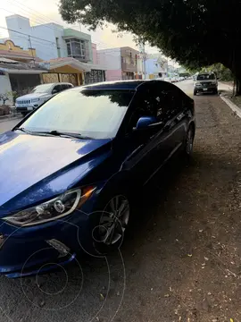Hyundai Elantra GLS Premium Aut usado (2018) color Azul precio $215,000