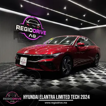 Hyundai Elantra Limited Tech IVT usado (2024) color Rojo financiado en mensualidades(enganche $93,980 mensualidades desde $10,760)