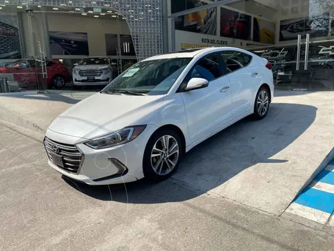 Hyundai Elantra Limited Tech Navi Aut usado (2018) color Blanco precio $299,000