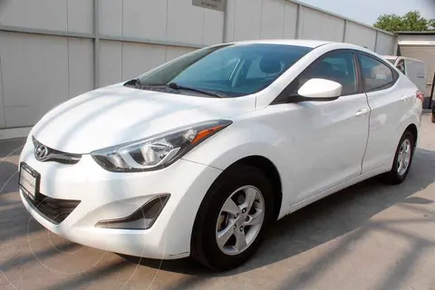 Hyundai Elantra GLS Aut usado (2015) color Blanco precio $197,300