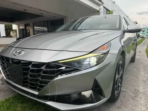 Hyundai Elantra Limited Tech Navi Aut usado (2022) color Plata precio $328,000