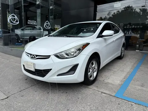 Hyundai Elantra GLS Aut usado (2015) color Blanco precio $179,000