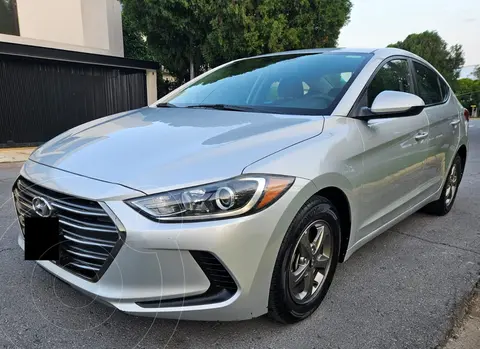 Hyundai Elantra GLS Premium Aut usado (2018) color Plata financiado en mensualidades(enganche $40,000)